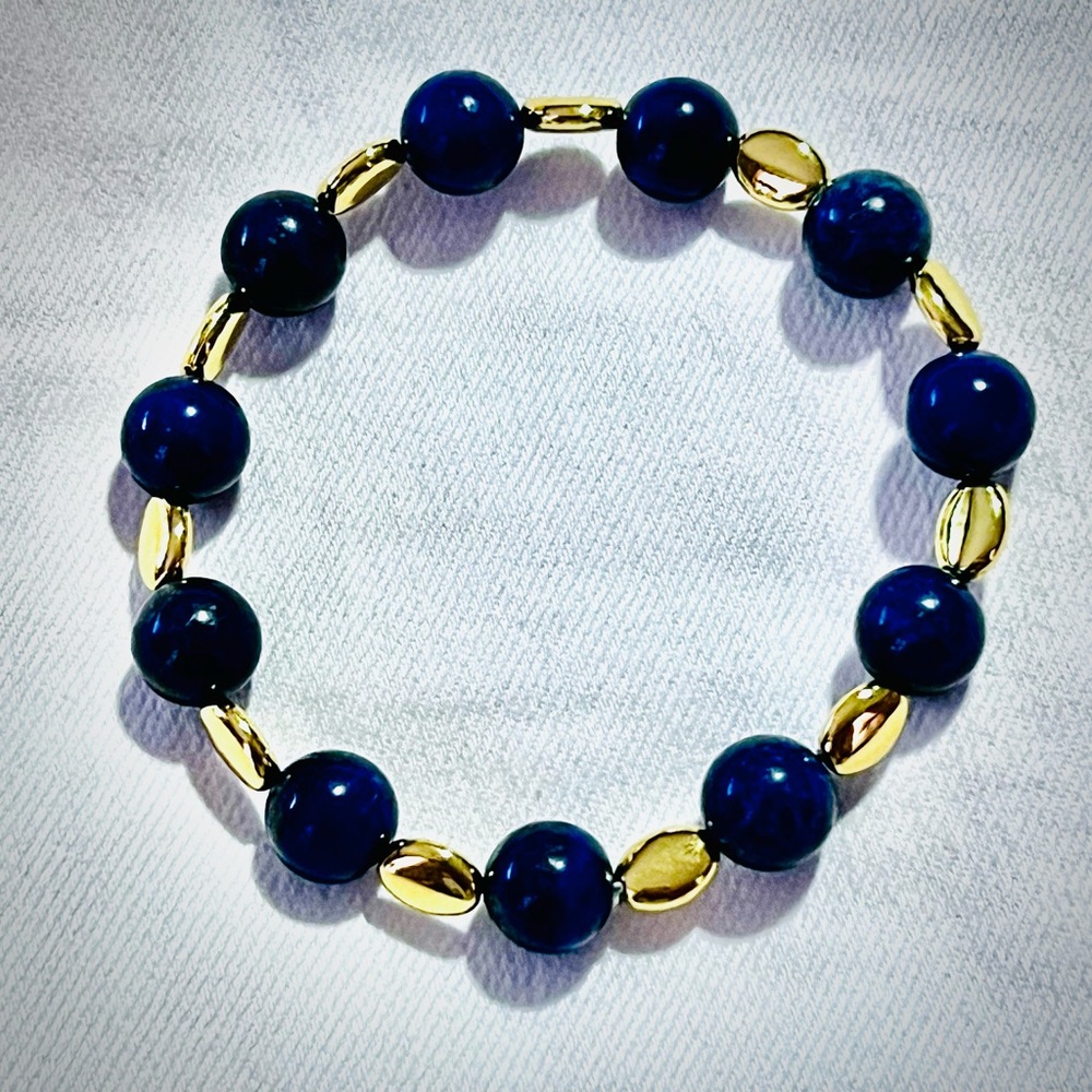 Elegant Blue and Gold Beaded Bracelet (lapis lazuli stone)